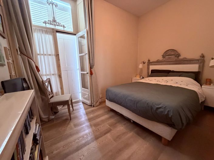 Image No.20-5 Bed Property for sale