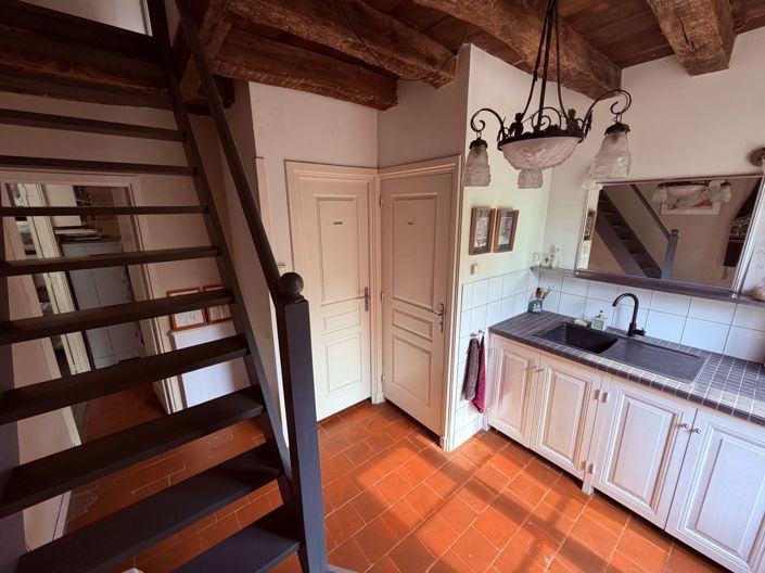 Image No.23-5 Bed Property for sale