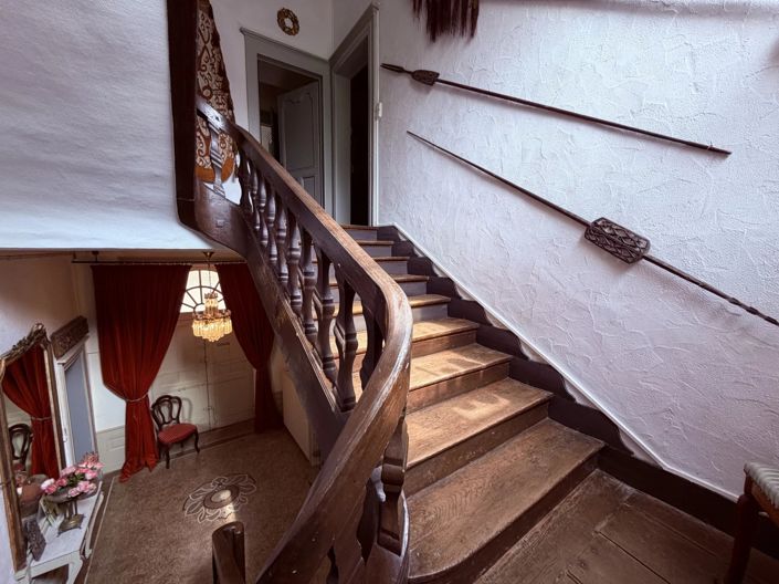 Image No.28-5 Bed Property for sale
