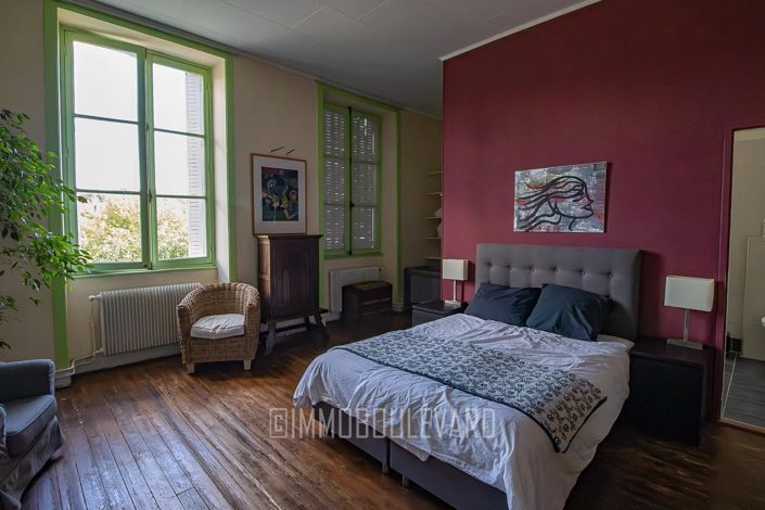 Image No.18-8 Bed House for sale