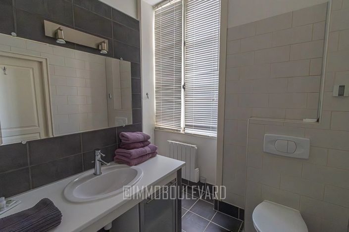 Image No.19-8 Bed House for sale