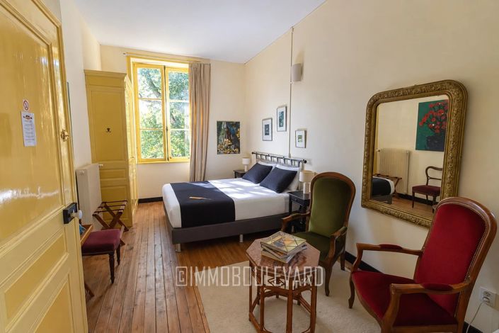 Image No.24-8 Bed House for sale