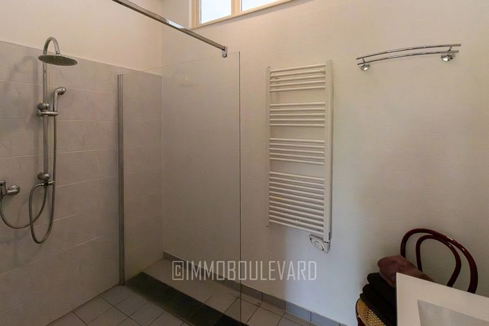 Image No.26-8 Bed House for sale