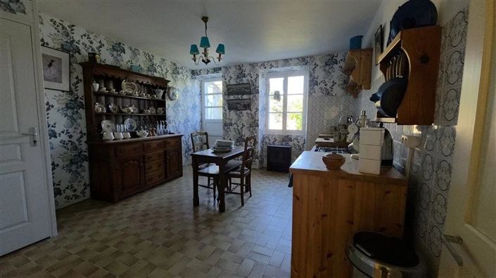 Image No.19-6 Bed House for sale