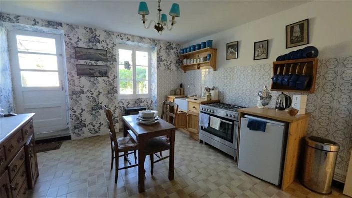 Image No.20-6 Bed House for sale