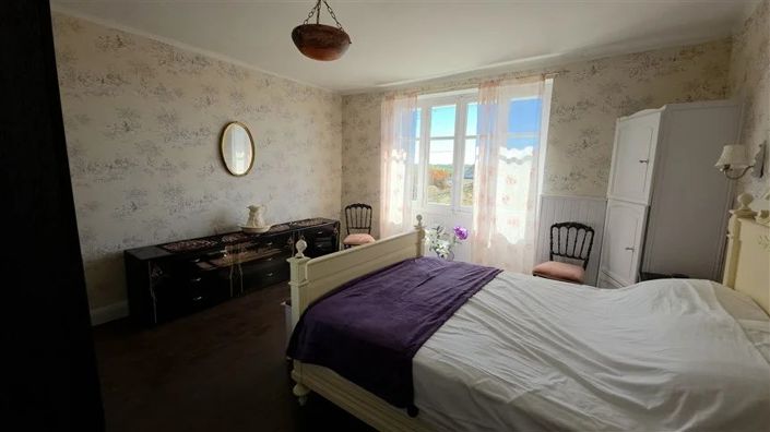 Image No.26-6 Bed House for sale