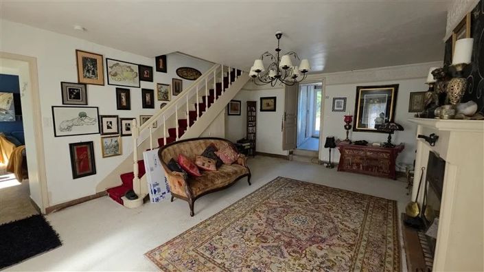 Image No.9-6 Bed House for sale