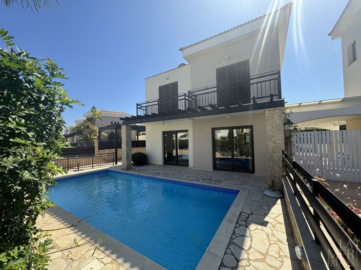 Image No.18-3 Bed Villa for sale