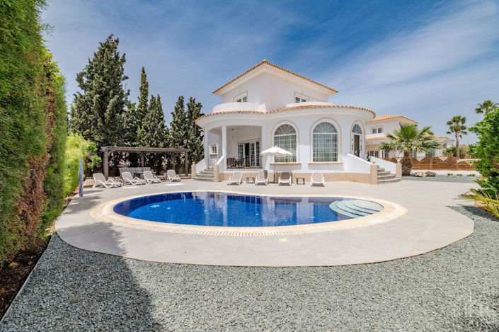 Image No.1-4 Bed Villa for sale
