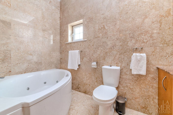 Image No.11-4 Bed Villa for sale