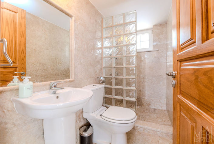 Image No.15-4 Bed Villa for sale