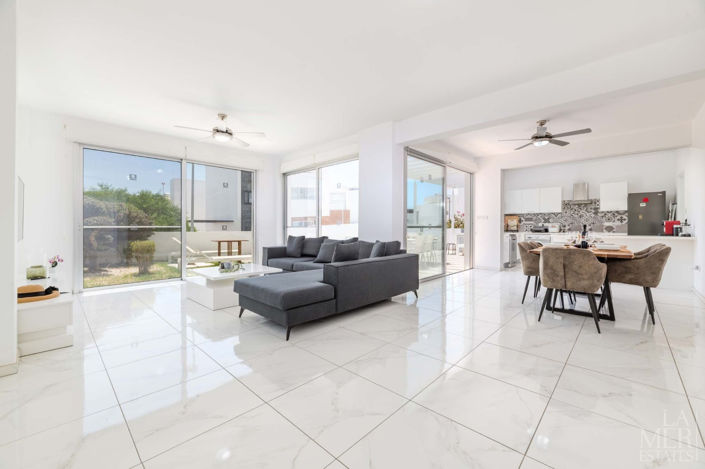 Image No.6-3 Bed Villa for sale