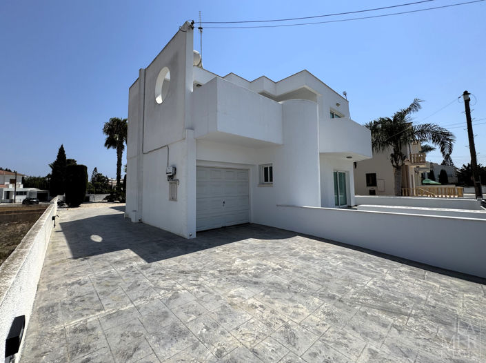 Image No.42-3 Bed Villa for sale