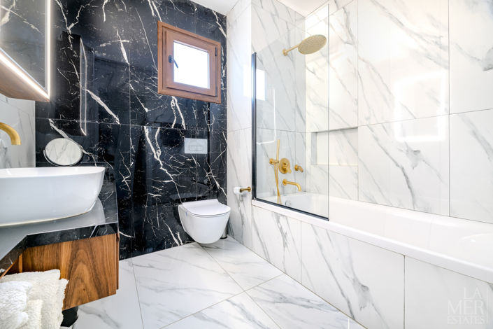 Image No.12-2 Bed Townhouse for sale