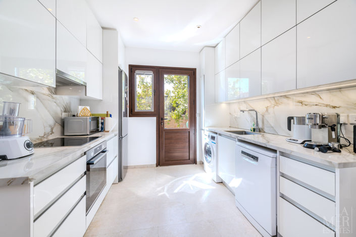 Image No.7-2 Bed Townhouse for sale