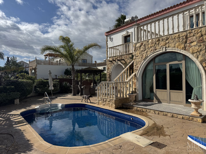 Image No.2-3 Bed Villa for sale