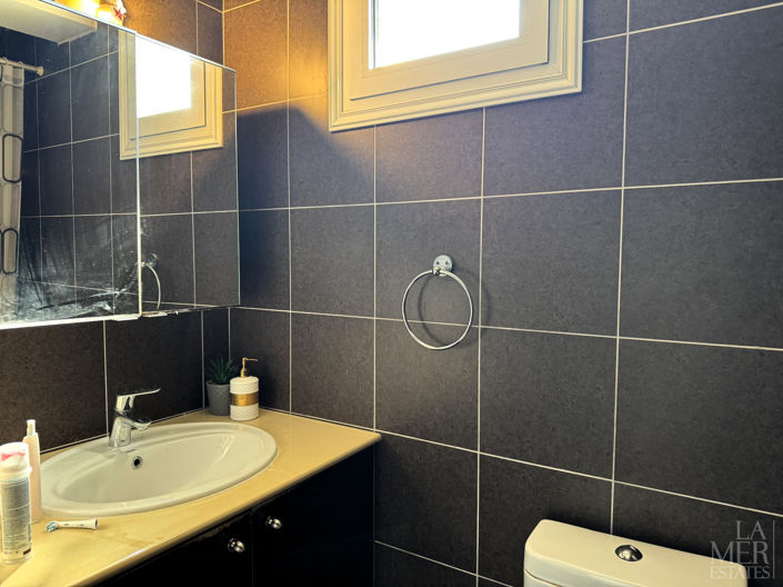 Image No.20-2 Bed Apartment for sale