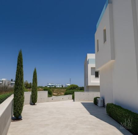 Image No.10-3 Bed Villa for sale