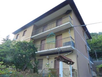 1 - Valbrevenna, Property
