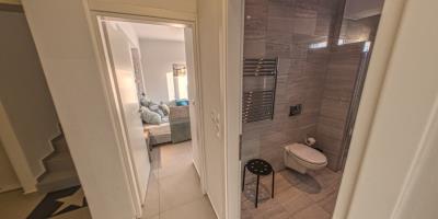 Ground-bathroom-1-min