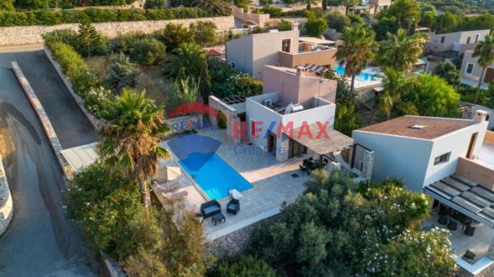 Image No.1-2 Bed Villa / Detached for sale