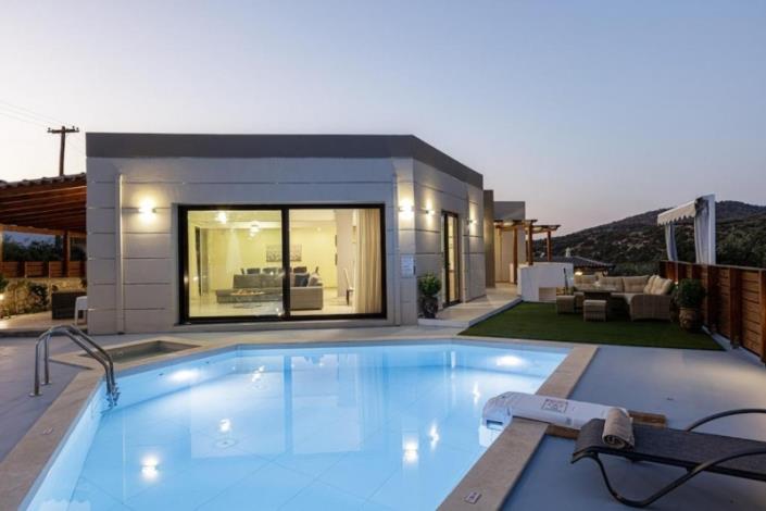 Image No.1-5 Bed Villa for sale