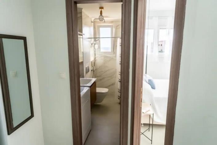 Image No.8-2 Bed Maisonette for sale