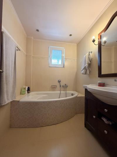 Image No.12-3 Bed Villa / Detached for sale