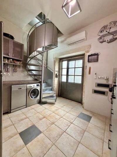 Image No.18-1 Bed House for sale