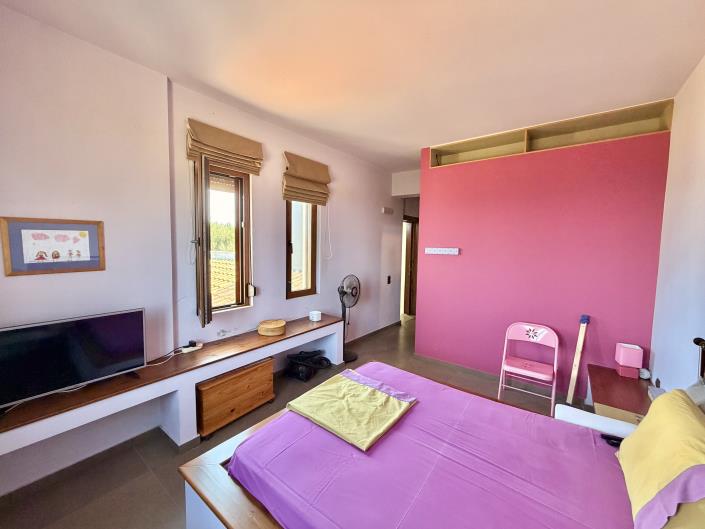 Image No.22-3 Bed House for sale