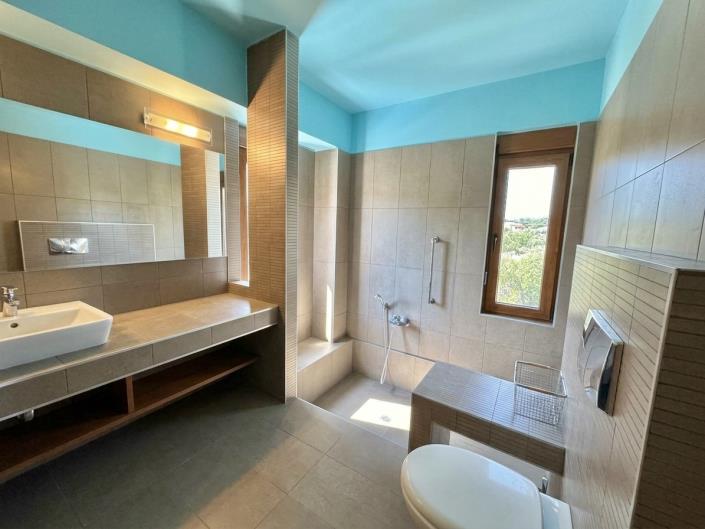 Image No.24-3 Bed House for sale