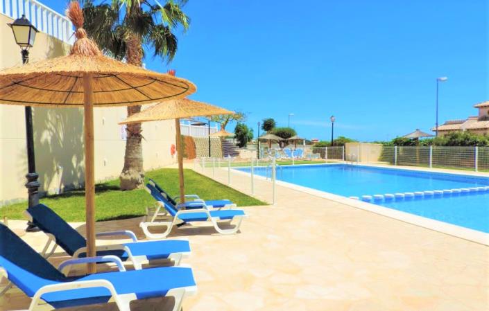 Image No.2-Quad de 2 chambres à vendre à Cabo Roig