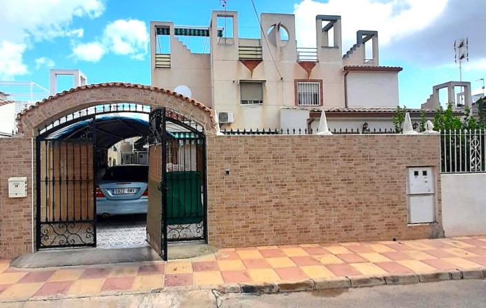 Image No.1-Jumelé de 4 chambres à vendre à Torrevieja