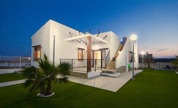 Image No.2-3 Bed Villa / Detached for sale