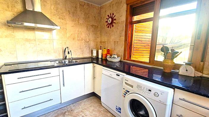 Image No.10-3 Bed Semi-Detached for sale