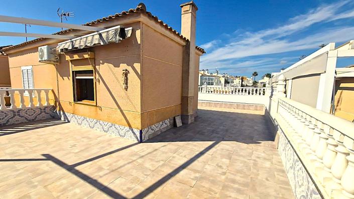 Image No.16-3 Bed Semi-Detached for sale