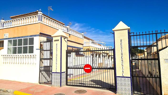 Image No.9-3 Bed Semi-Detached for sale