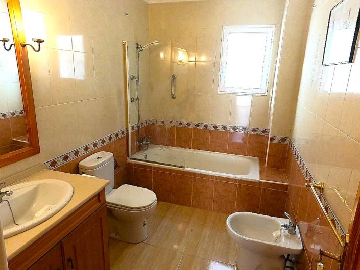 Image No.8-2 Bed Bungalow for sale