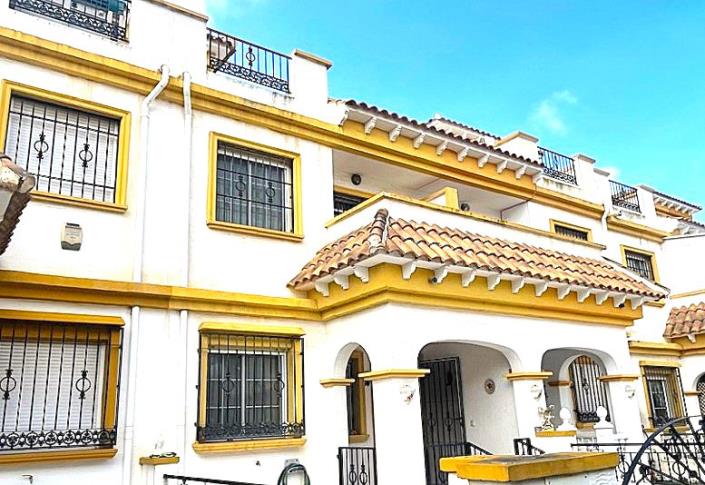 Image No.1-3 Bed Townhouse for sale