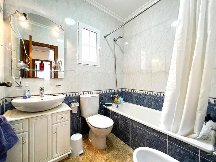 Image No.5-3 Bed Townhouse for sale