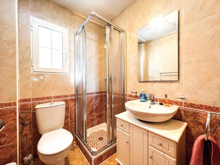 Image No.14-3 Bed Townhouse for sale