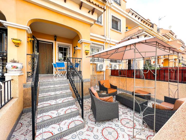 Image No.10-3 Bed Townhouse for sale