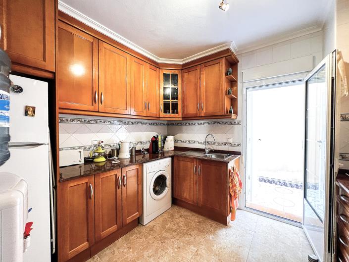 Image No.8-3 Bed Townhouse for sale