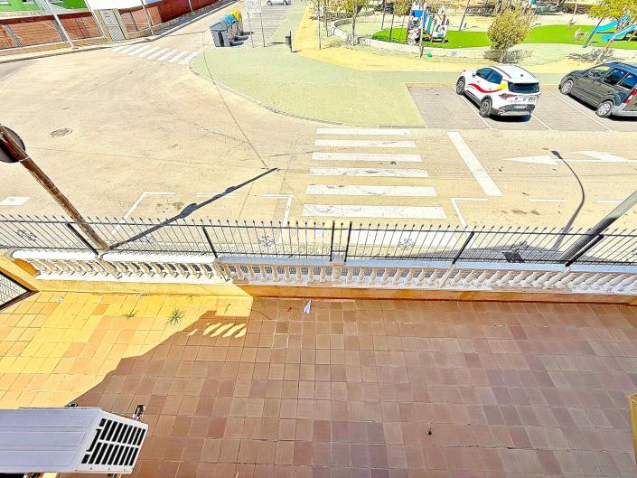 Image No.9-3 Bed Semi-Detached for sale