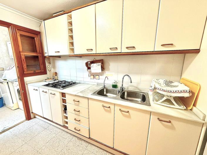 Image No.8-3 Bed Semi-Detached for sale