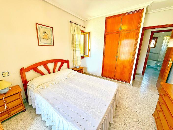 Image No.10-3 Bed Semi-Detached for sale