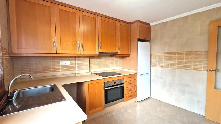 Image No.8-3 Bed Semi-Detached for sale