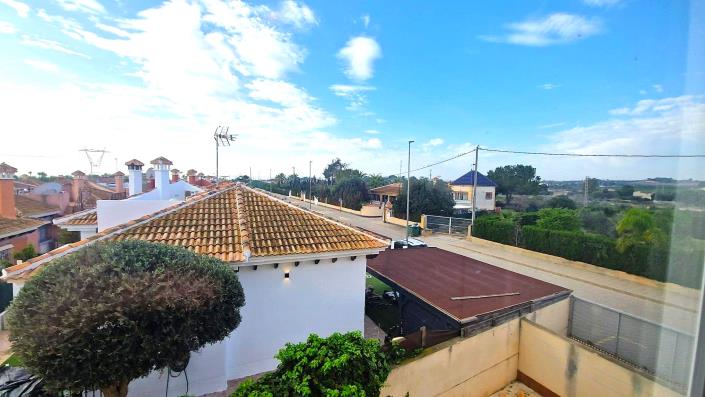 Image No.12-3 Bed Semi-Detached for sale