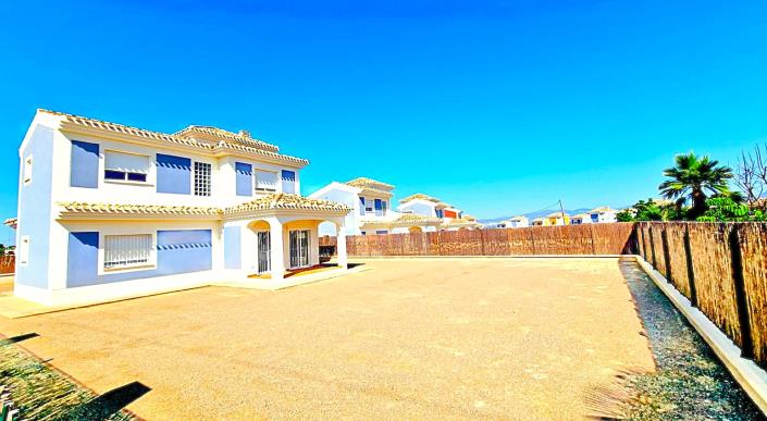 Image No.25-4 Bed Villa / Detached for sale