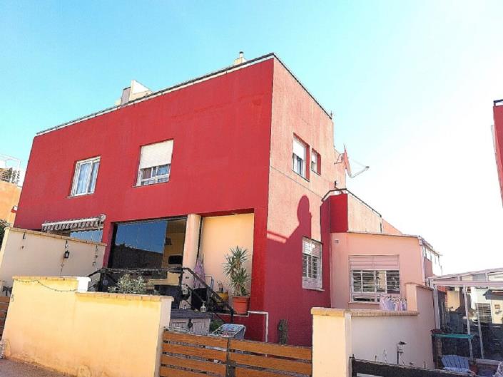 Image No.1-3 Bed Quad for sale
